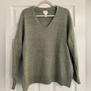 H&M green sweater